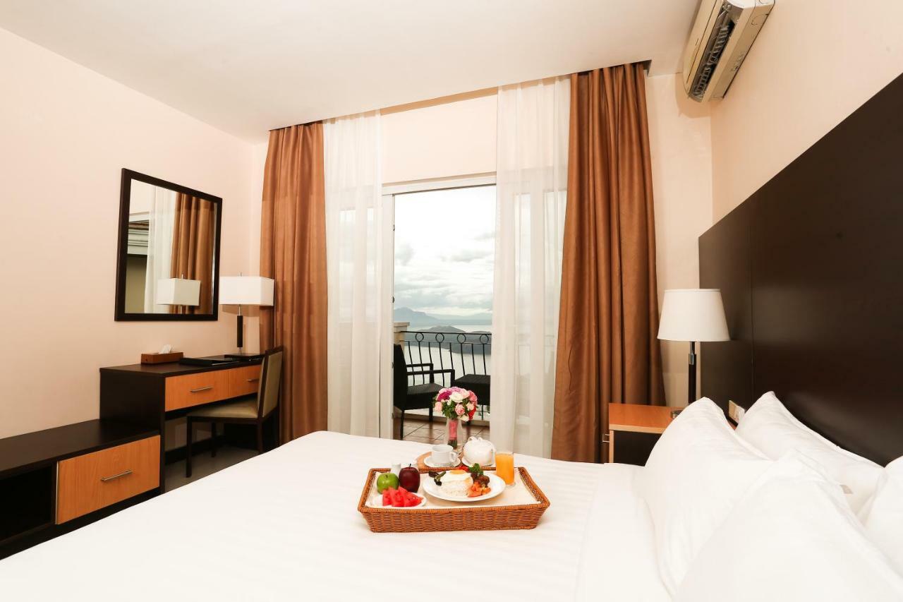 The Lake Hotel Tagaytay Tagaytay City Zewnętrze zdjęcie